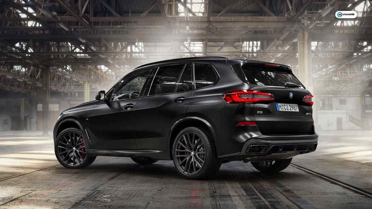2022 BMW X5 BLACK VERMILION Özellikleri Açıklandı