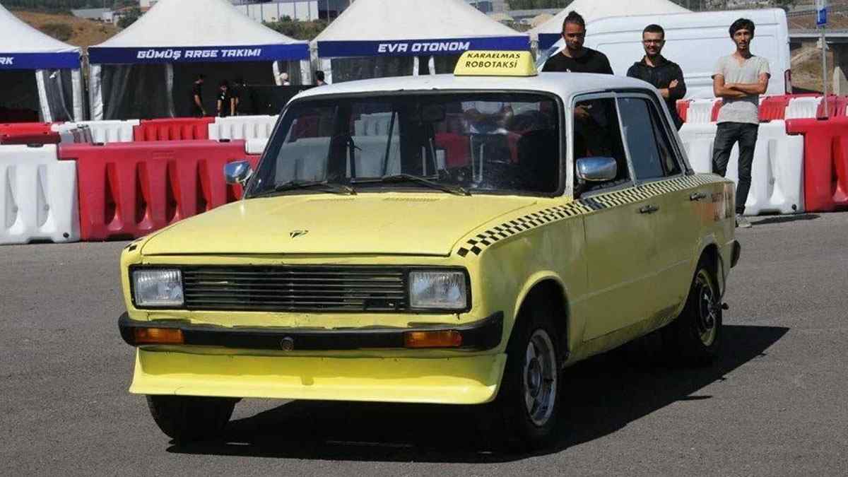 1989 Model Tofaş Serçe Tam Otonom Arabaya Dönüştü