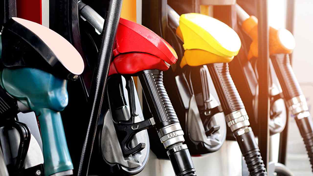 Benzine Yeni Zam Geldi