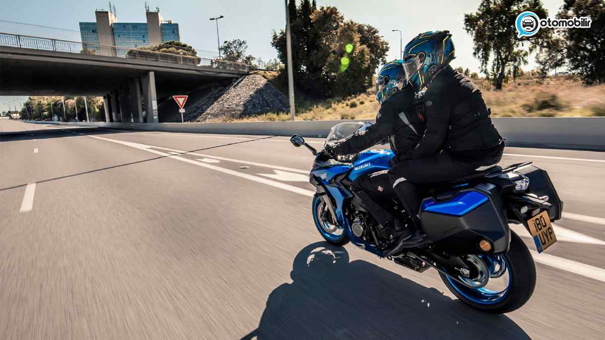 Suzuki GSX-S1000GT