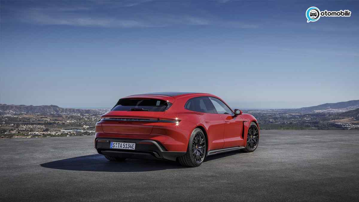 Porsche TAYCAN GTS Sport Turismo