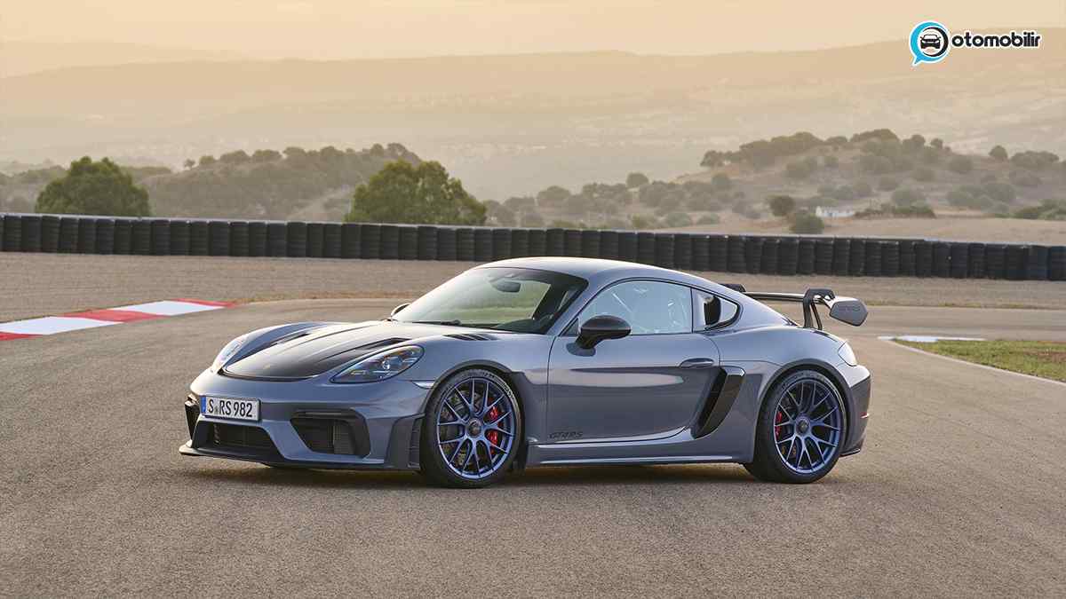 PORSCHE 718 CAYMAN GT4 RS