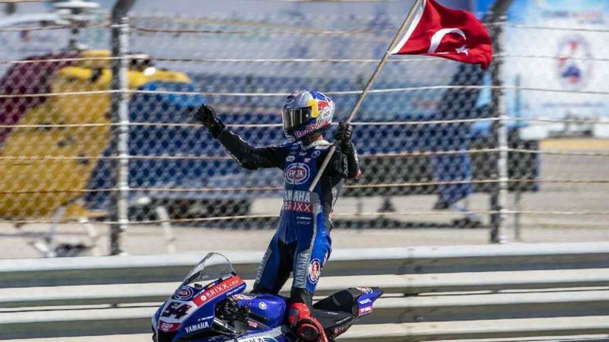 Milli Motosikletçi Toprak Razgatlıoğlu