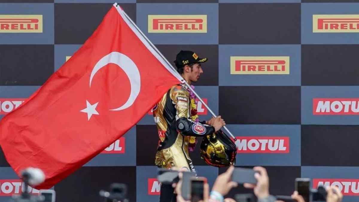 Milli Motosikletçi Toprak Razgatlıoğlu