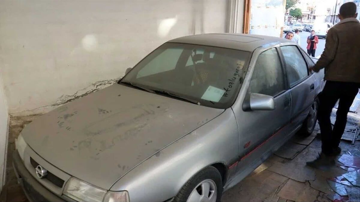 1995 Model Otomobil Açık Artırmayla Satıldı