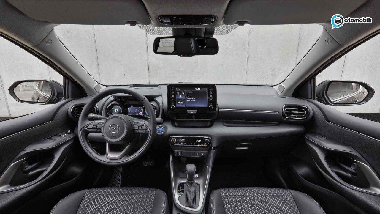 2022 MAZDA2