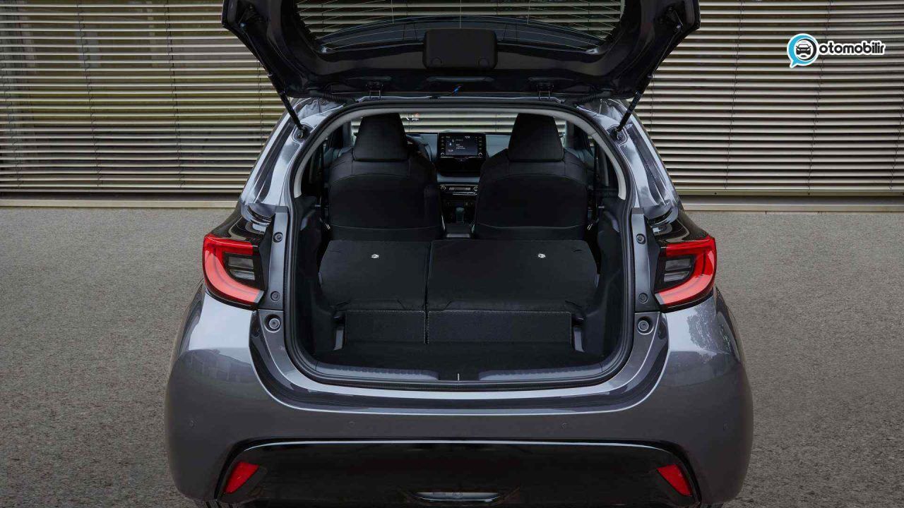 2022 MAZDA2