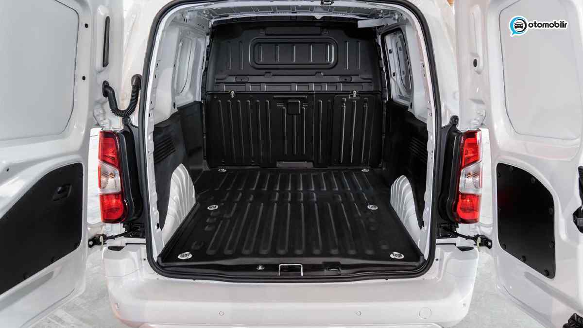 toyota proace city cargo
