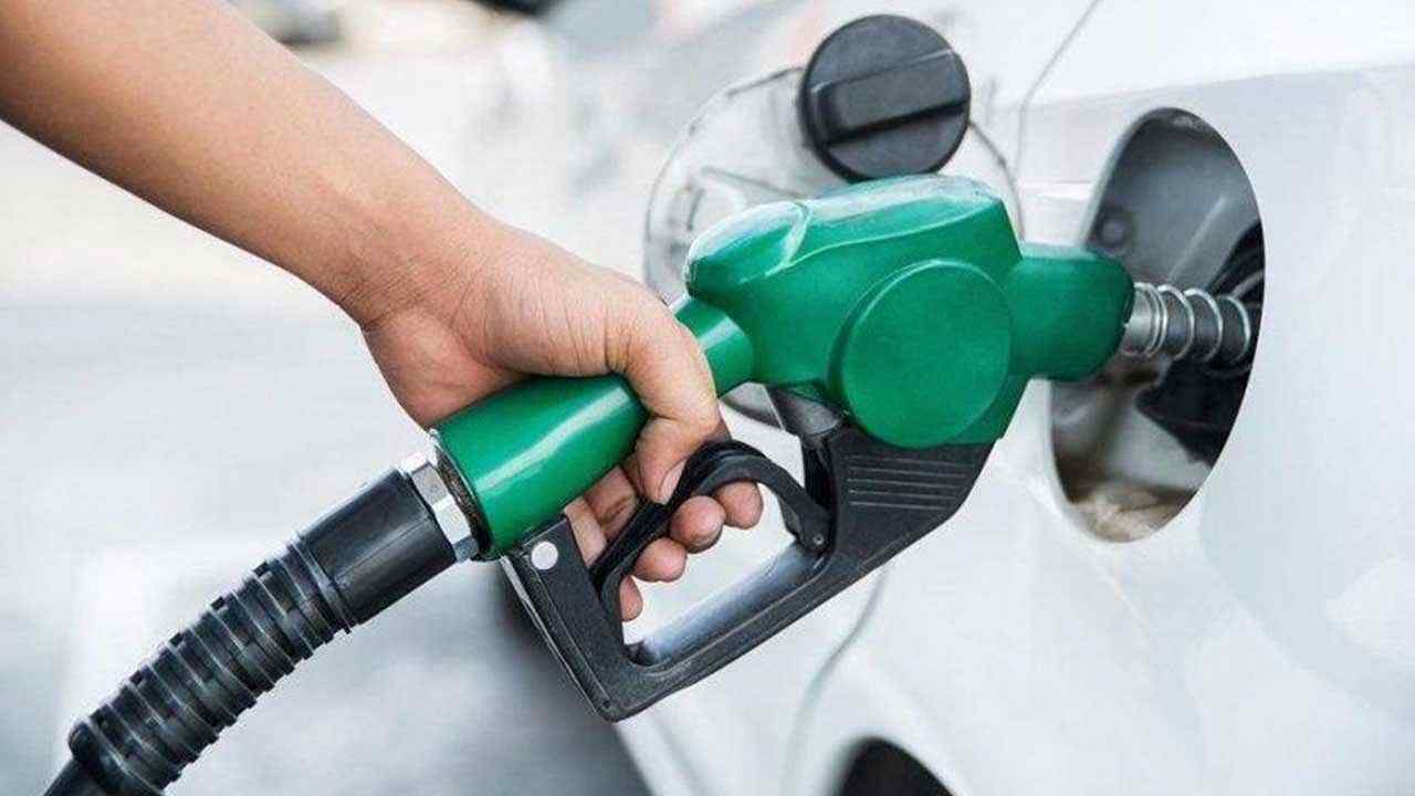 Son Dakika: Benzine Bir Zam Daha Geldi