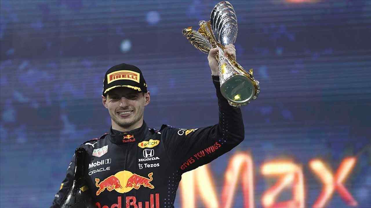 Max Verstappen Formula 1 Dünya Şampiyonu Oldu