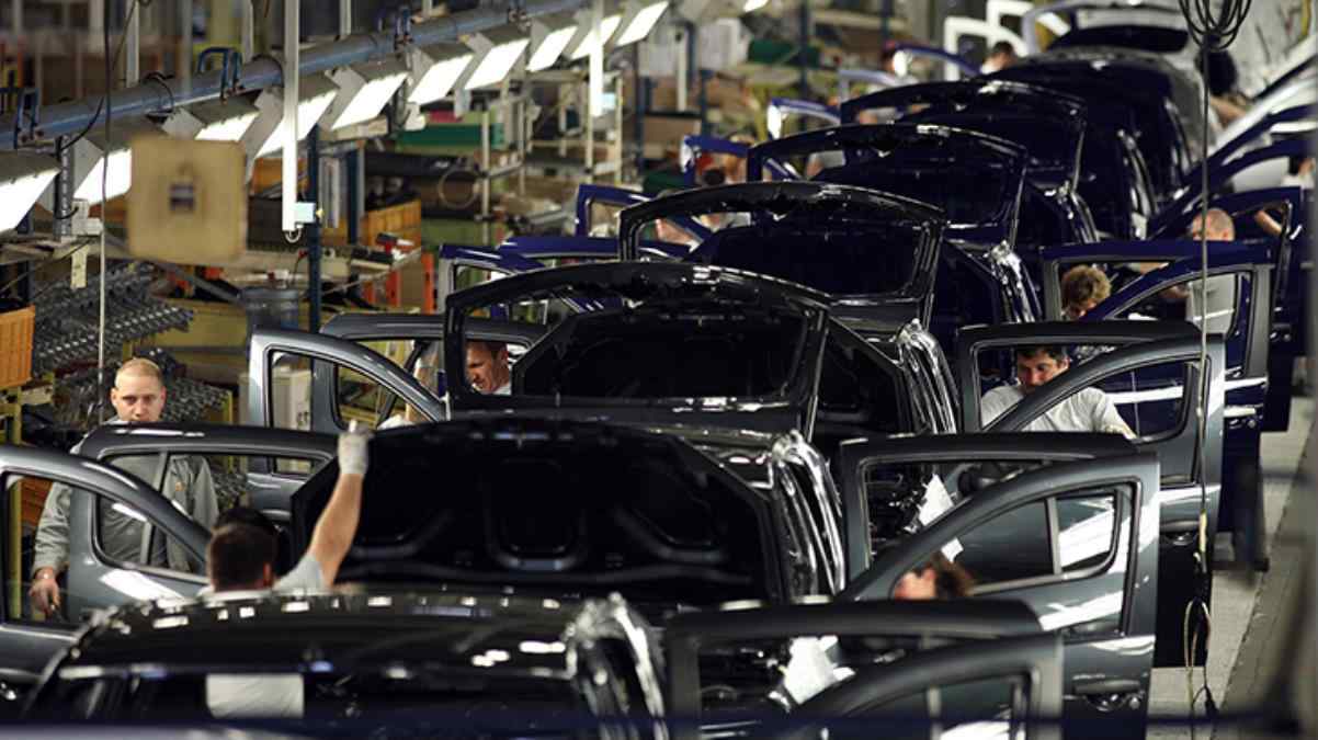 Otomotiv Sektörü 2022’ye Belirsizliklerle Başladı