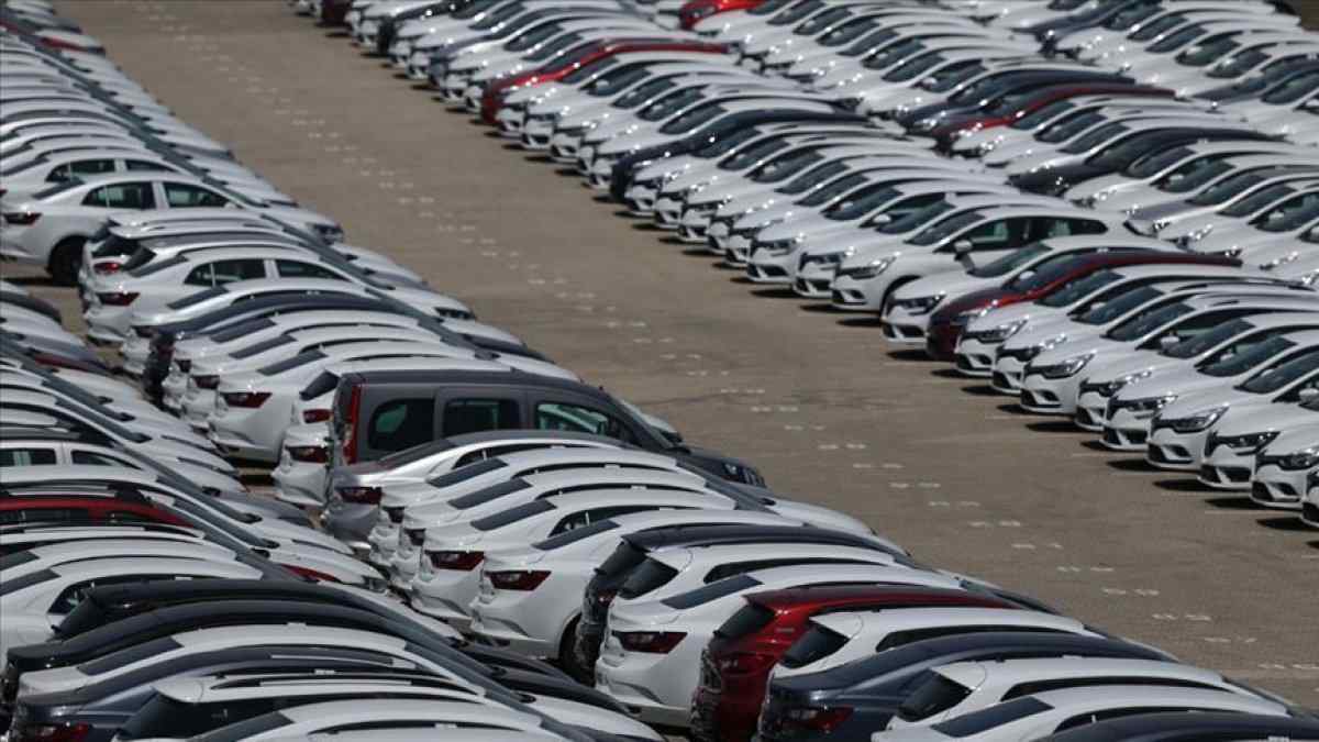 Oto Galerilerde KDV Yüzde 1'den Yüzde 18'e Çıkarıldı