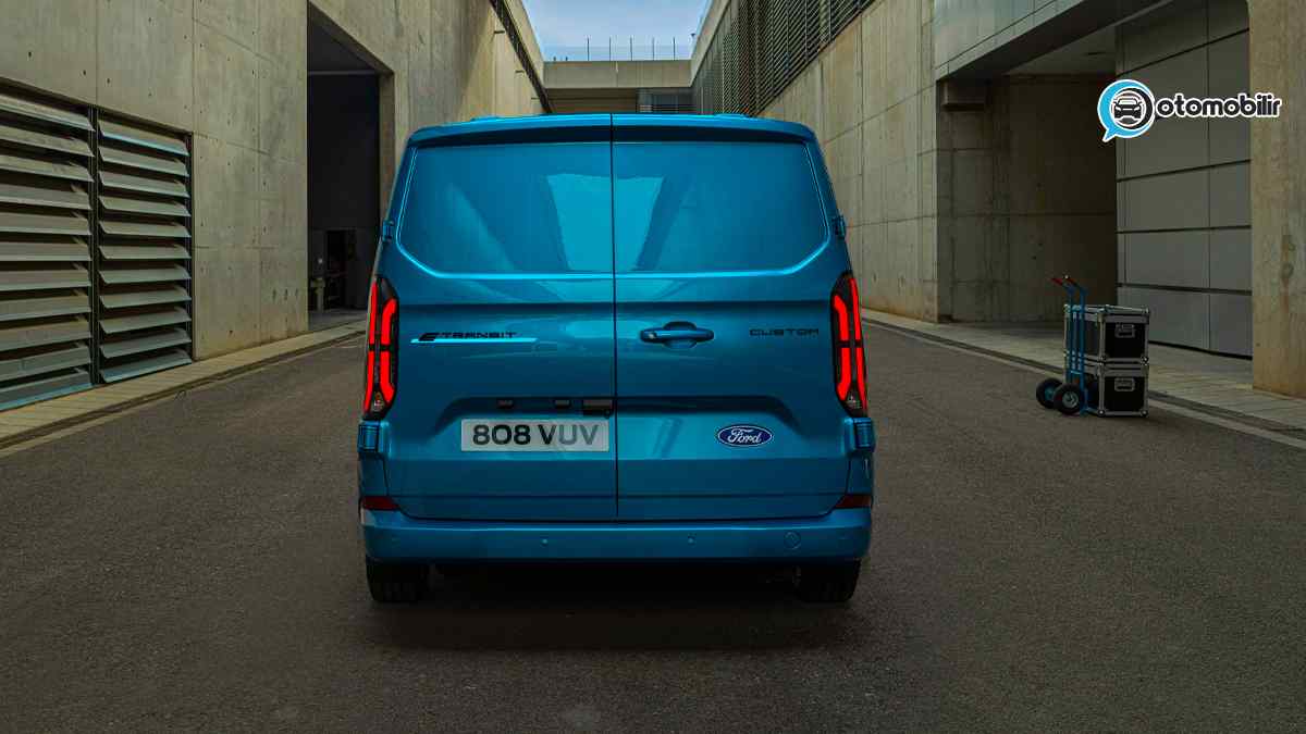 2023 Ford E-Transit Custom