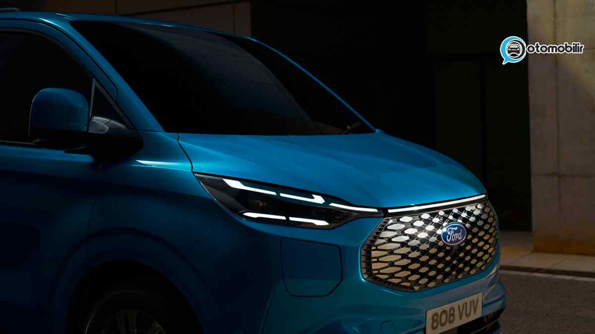 2023 Ford E-Transit Custom