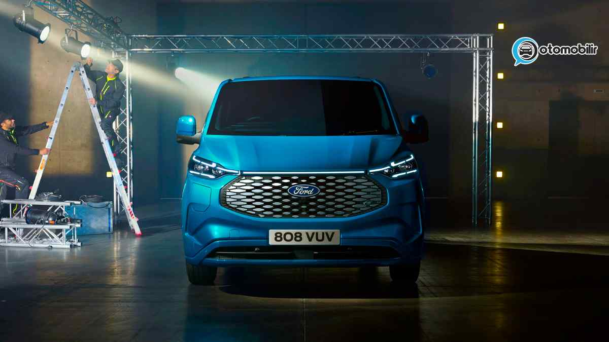2023 Ford E-Transit Custom