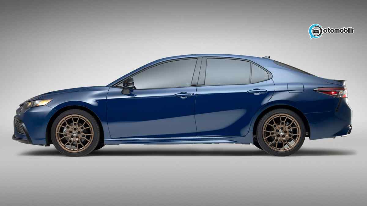 40. Yıl Özel 2023 Toyota Camry NSE