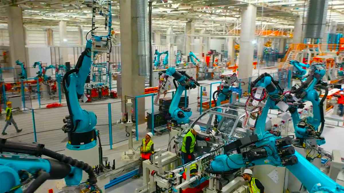 TOGG'un İlk C-SUV Gövdesi Başarıyla Üretildi