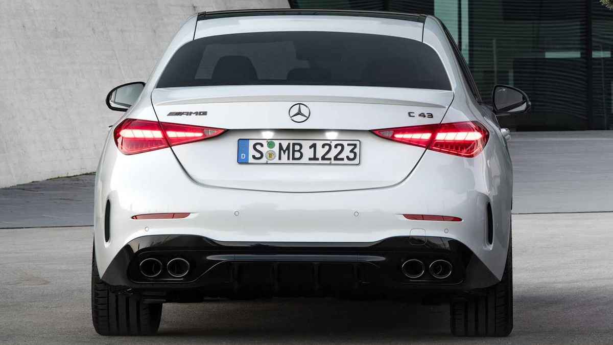 2022 Mercedes-AMG C43
