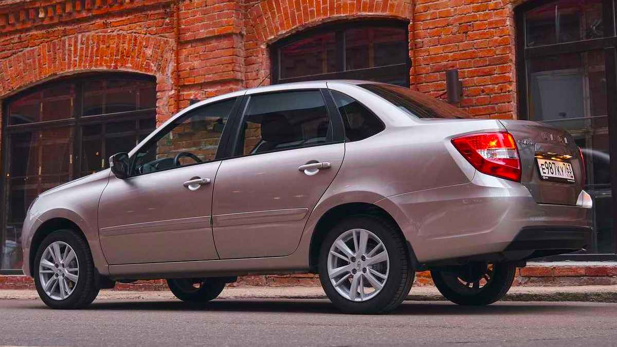 Lada'nın Yeni Modelleri Bazı Özellikleri Olmadan Üretiliyor