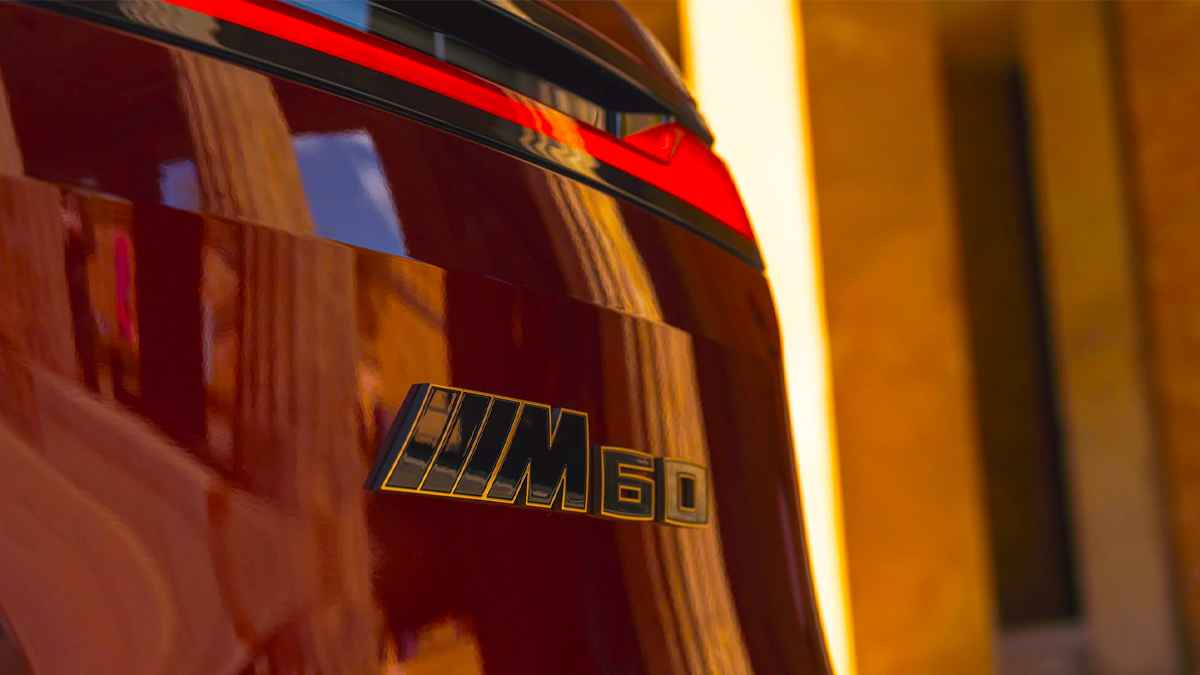 BMW'nin Yeni Siyah Logosu