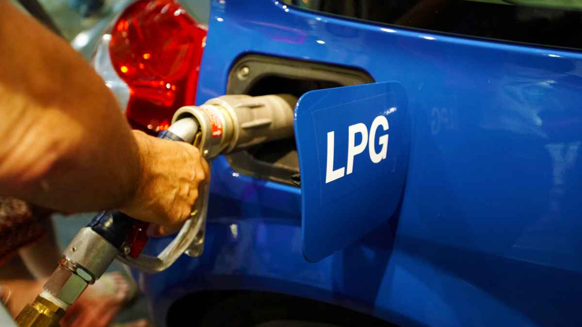 Benzin ve LPG'ye Büyük İndirim Geliyor