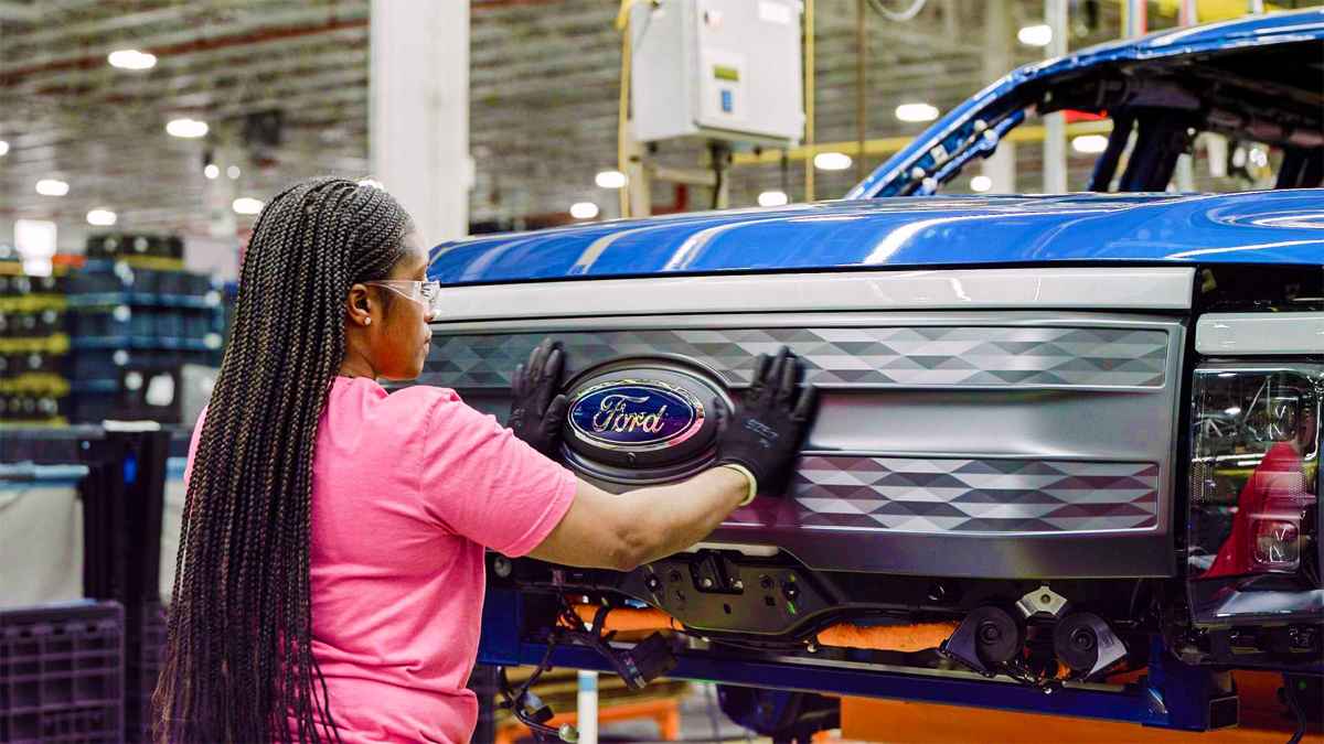 Ford 8 bin kişiyi işten çıkaracak!