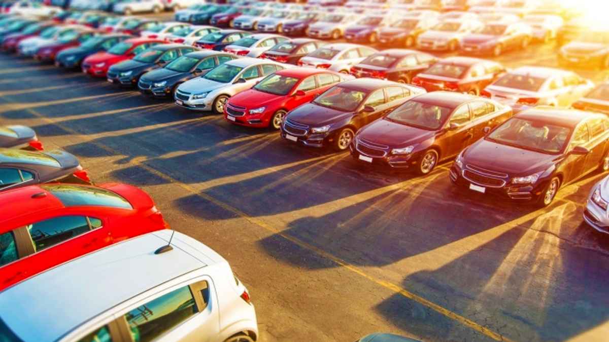 6 ay ve 6 bin km için Arabam.com'da düzenlemeye gidiyor