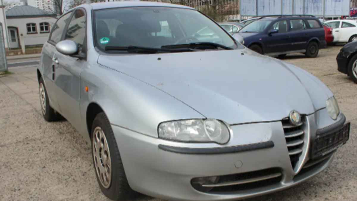 2002 model Alfa Romeo 147