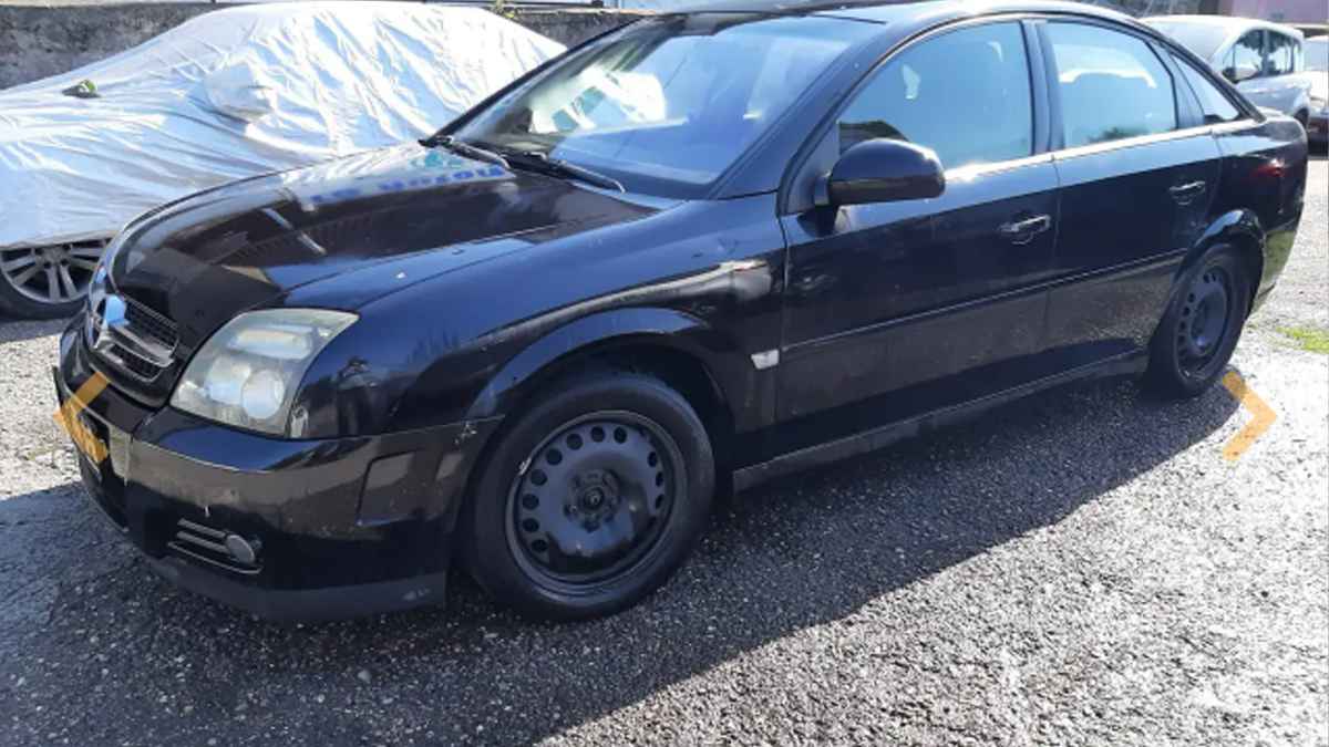 2005 model Opel Vectra