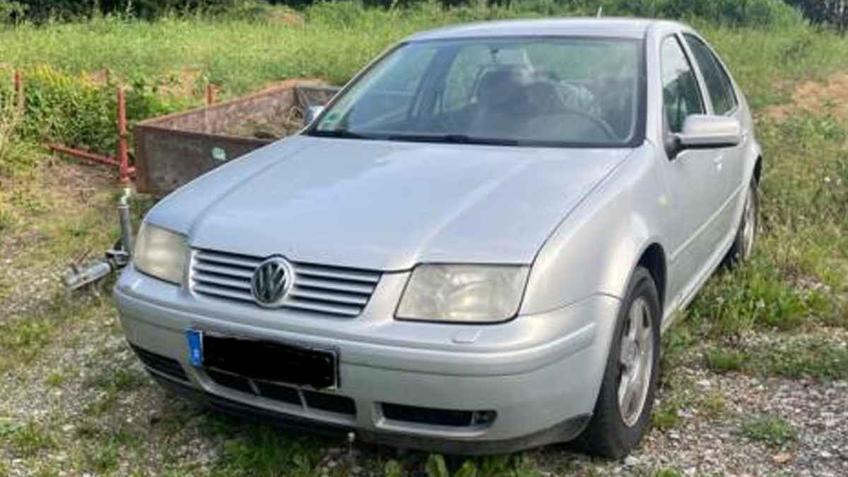 2002 model Volkswagen Bora 2.3