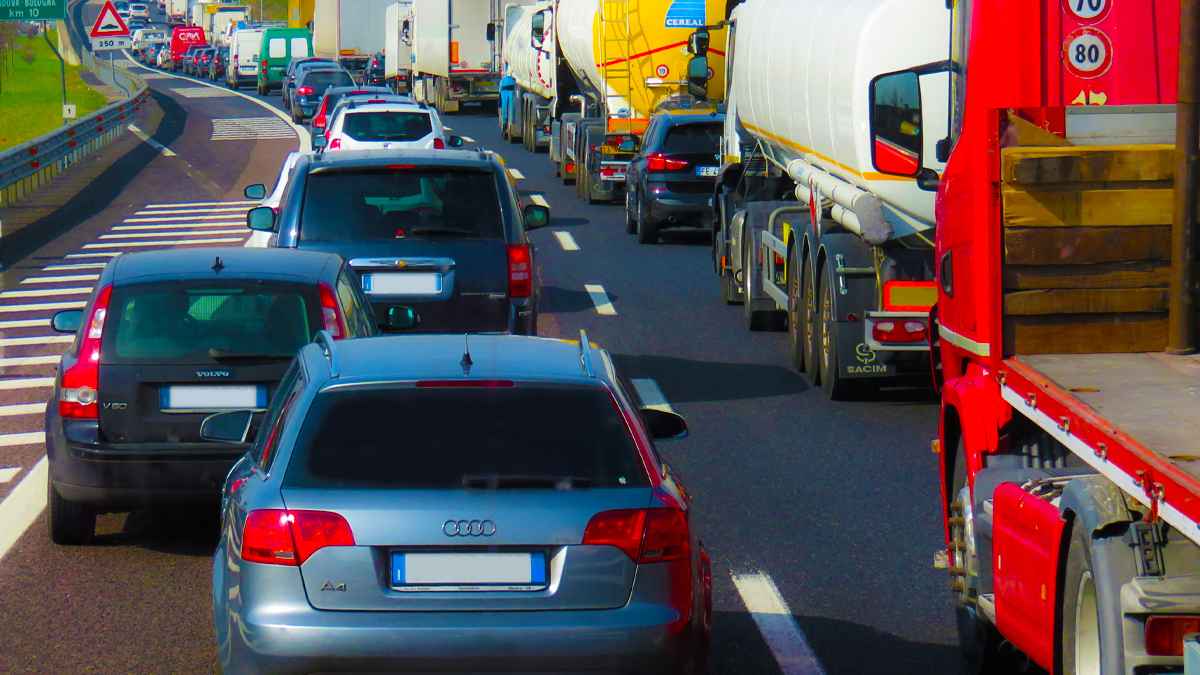Zorunlu trafik sigortası primlerine zam geldi.
