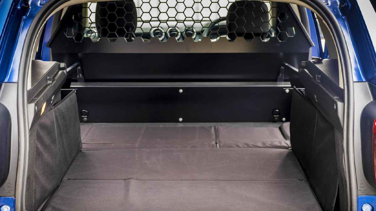 Yeni Duster'ın ticari versiyonu yeni marka kimliğiyle ortaya çıktı.