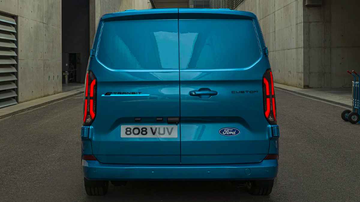 Elektrikli Ford E-Transit Custom