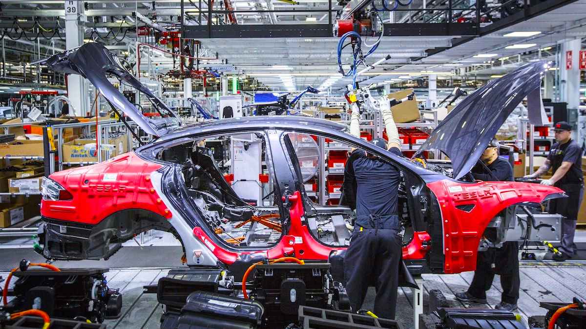 Tesla Araç Başına Üretim Maliyetlerini Rekor Seviyede Düşürdü