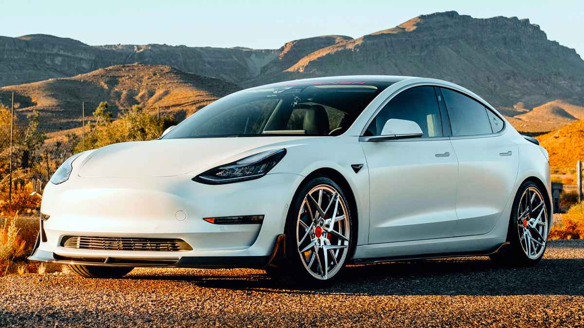 Tesla Araç Fiyatlarında İndirim Yaptı