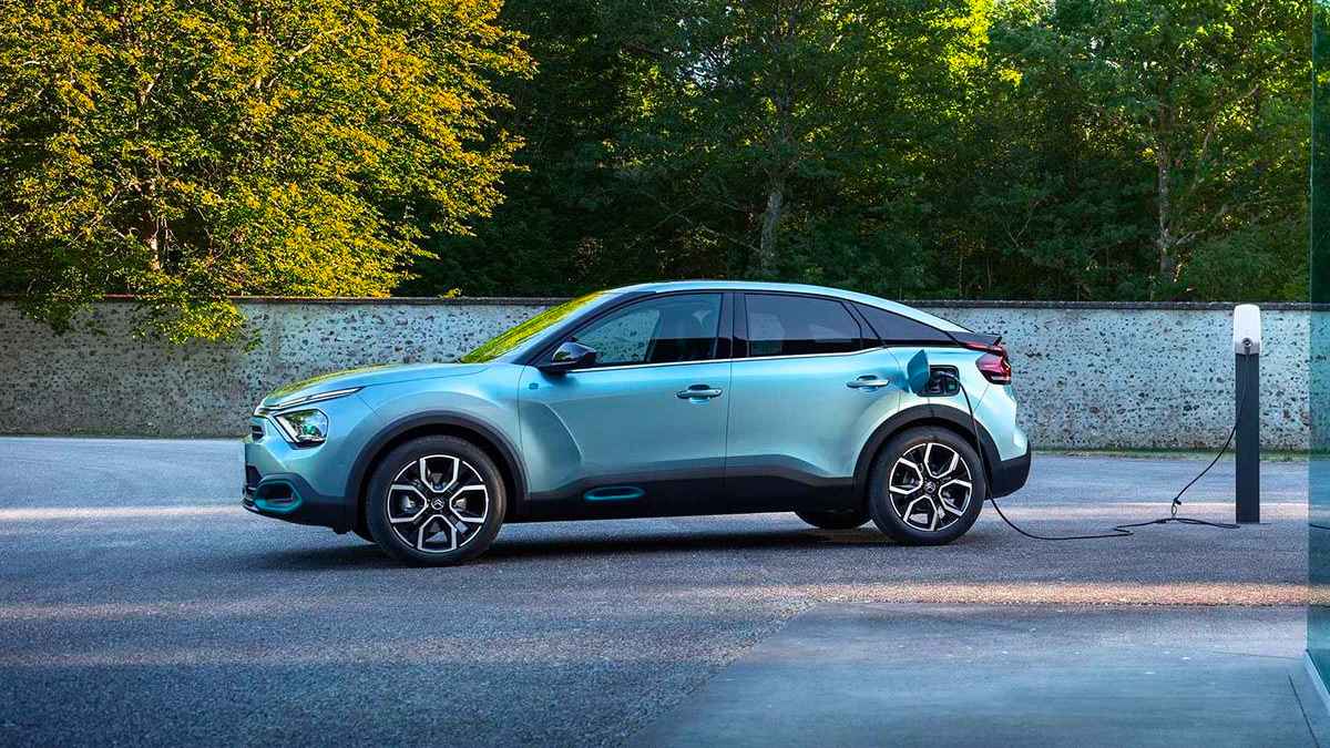 Türkiye'nin En Ucuz Elektrikli Modeli: Citroen e-C4 Türkiye Satışa Sunuldu
