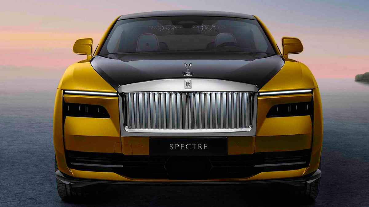 Yeni Rolls-Royce Spectre Lüks Markanın İlk Elektrikli Otomobili Tanıtıldı