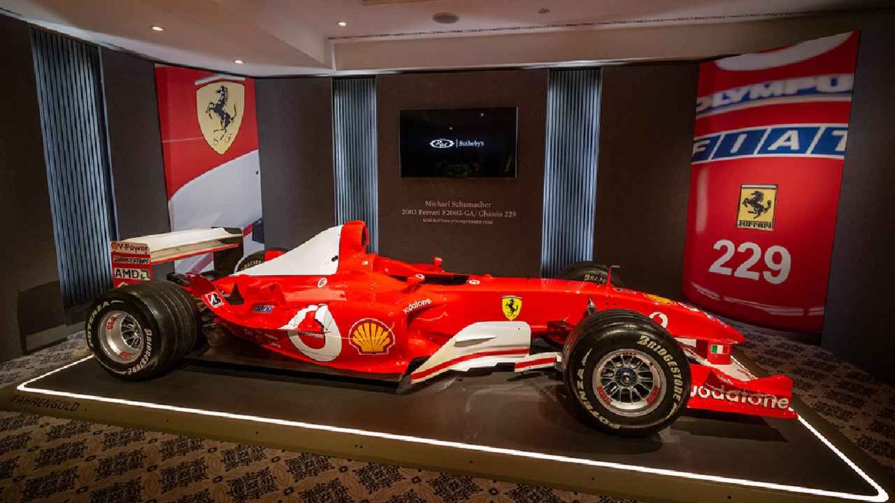 F1 Pilotu Michael Schumacher'in Şampiyon Olduğu Araç, Rekor Fiyata Satıldı