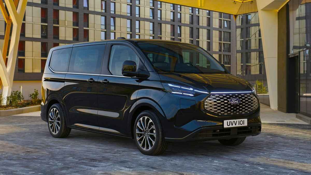 2023 Ford E-Tourneo Custom