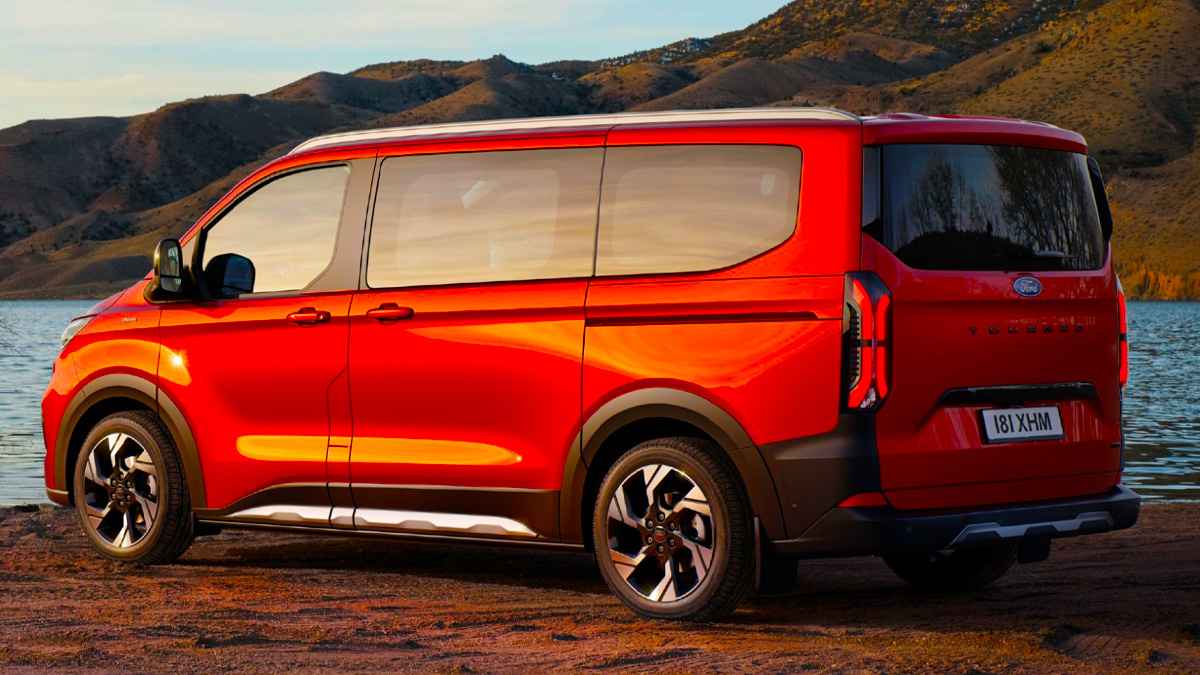 2023 Ford E-Tourneo Custom