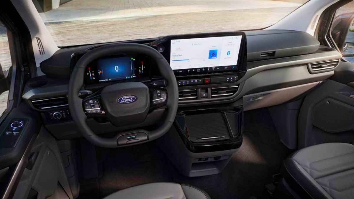 2023 Ford E-Tourneo Custom