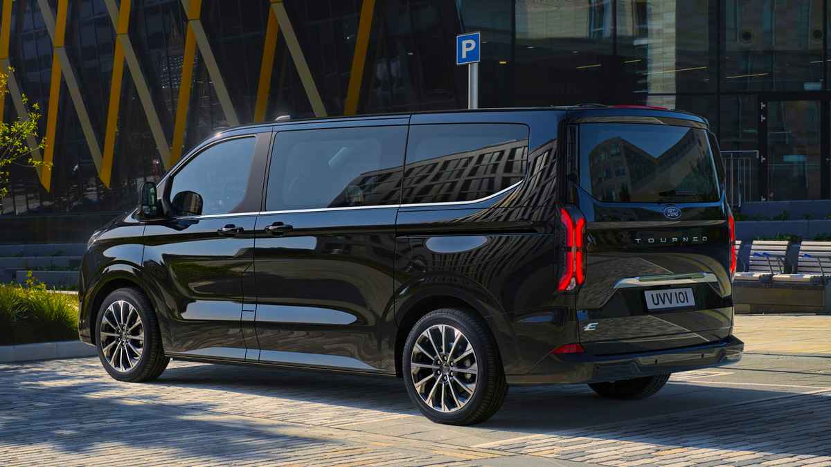 2023 Ford E-Tourneo Custom