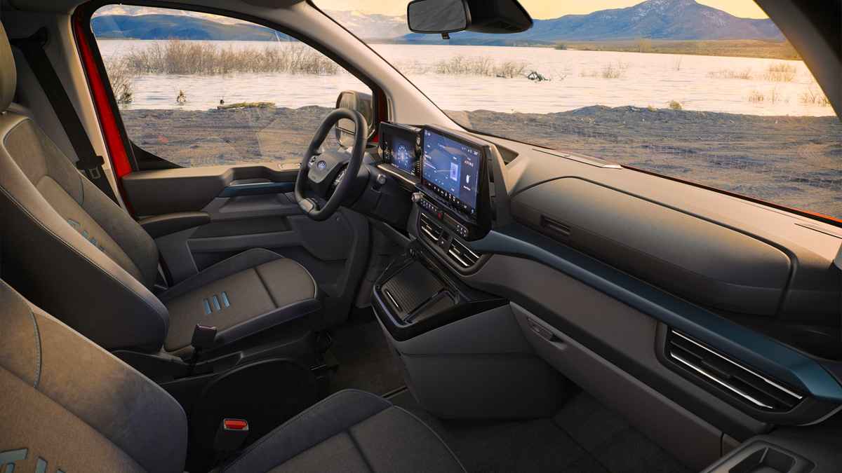 2023 Ford E-Tourneo Custom