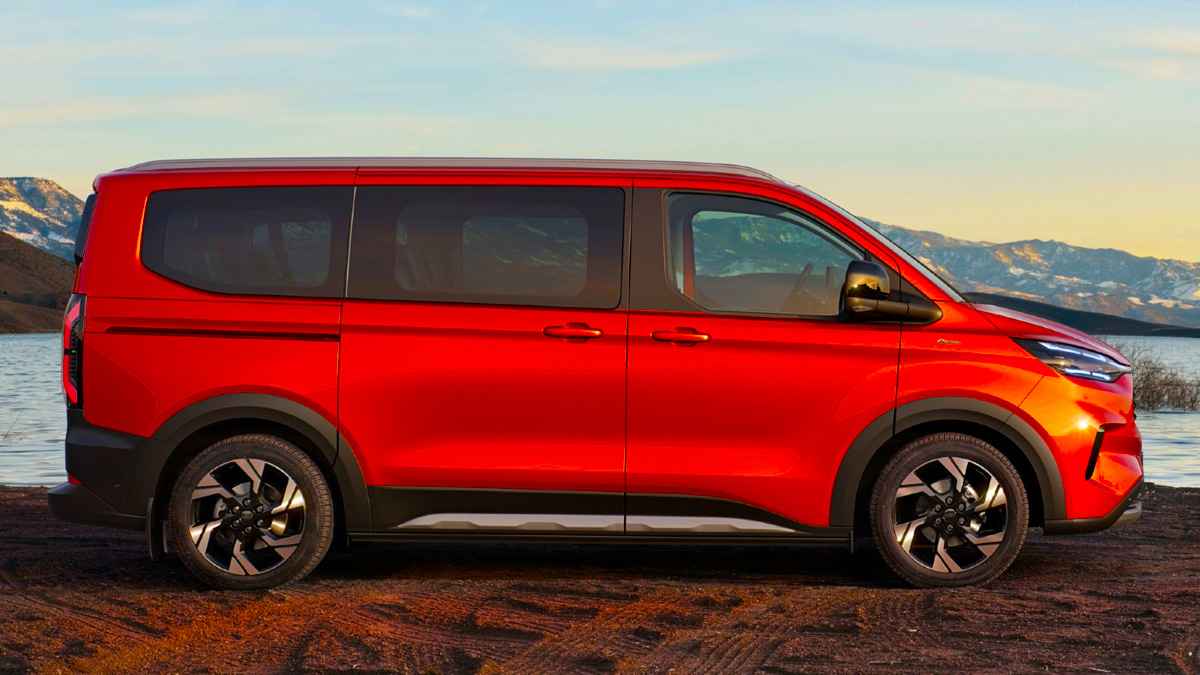 2023 Ford E-Tourneo Custom