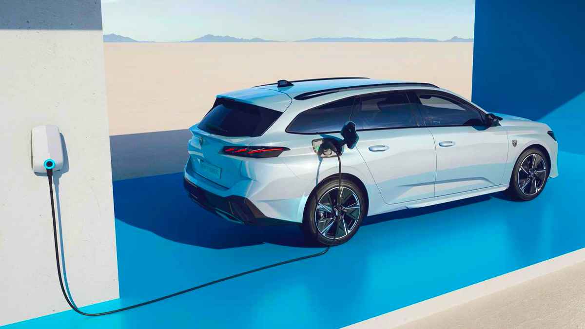 Elektrikli Yeni Peugeot e-308