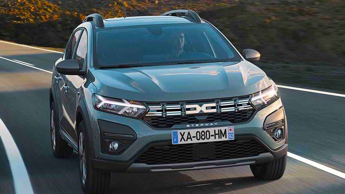 Yeni logolu Dacia Sandero Stepway fiyat listesi