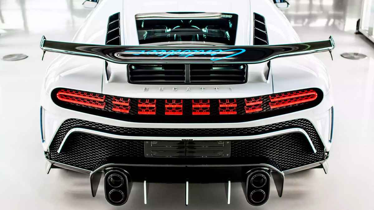 Bugatti Centodieci 2023