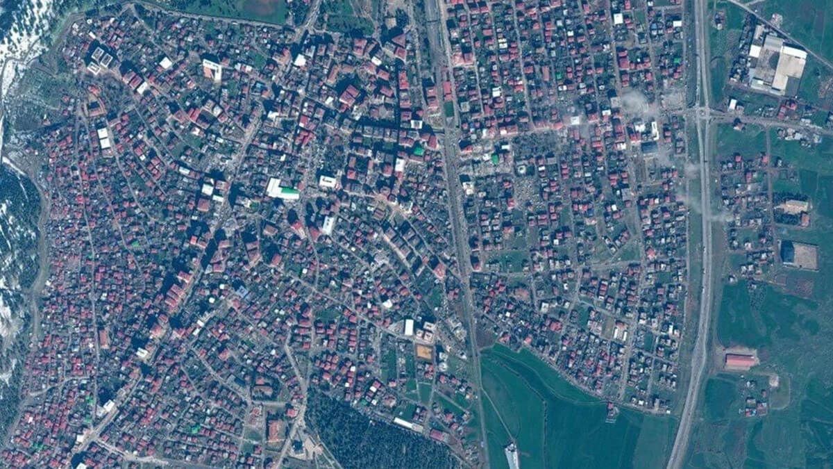 Deprem bölgesine yardım yapan otomotiv şirketleri