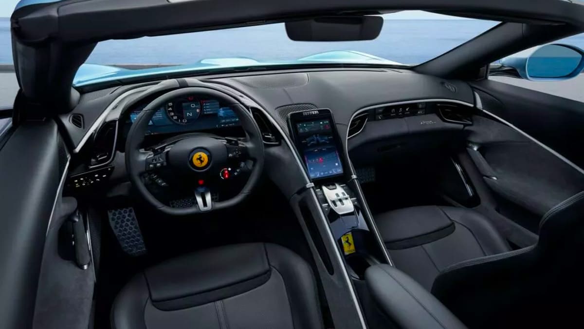 612 Beygirlik Ferrari Roma Spider Tanıtıldı