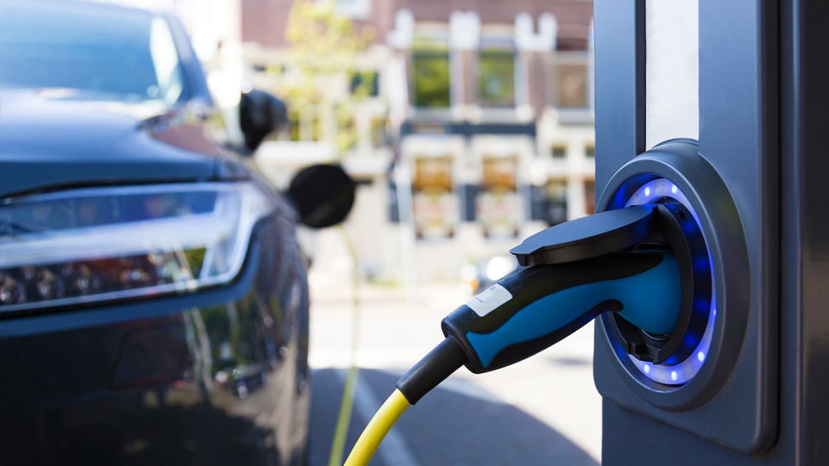 Avrupa'da Elektrikli ve e-Yakıtlı Araba Dönemi